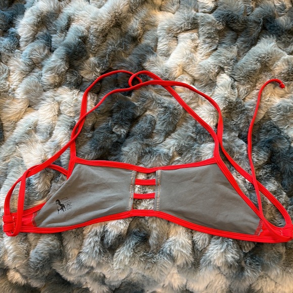 Jolyn Swim Top Sz S - Picture 2 of 3